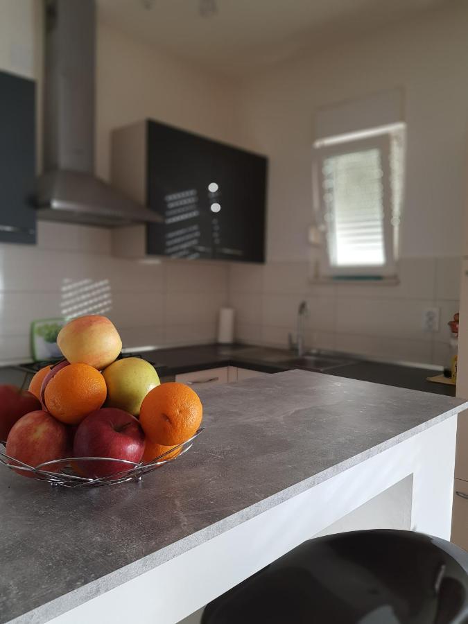 Apartmani Milutin Brodarica  Ngoại thất bức ảnh