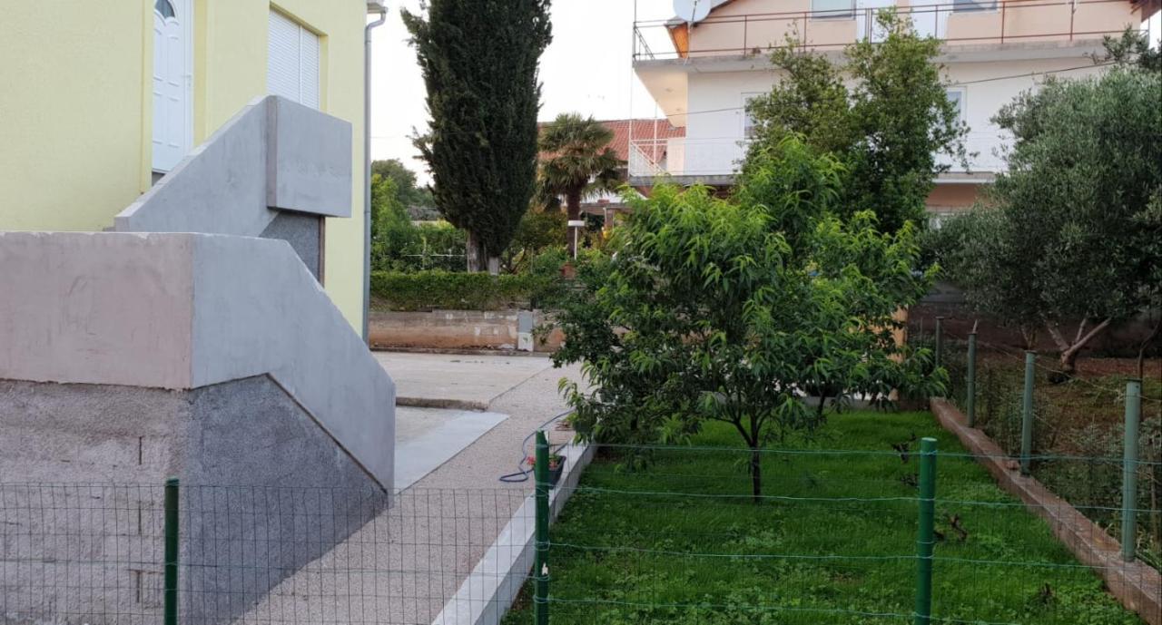 Apartmani Milutin Brodarica  Ngoại thất bức ảnh