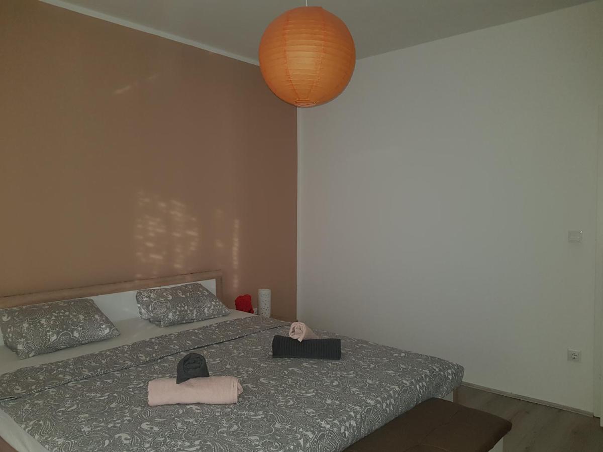 Apartmani Milutin Brodarica  Ngoại thất bức ảnh