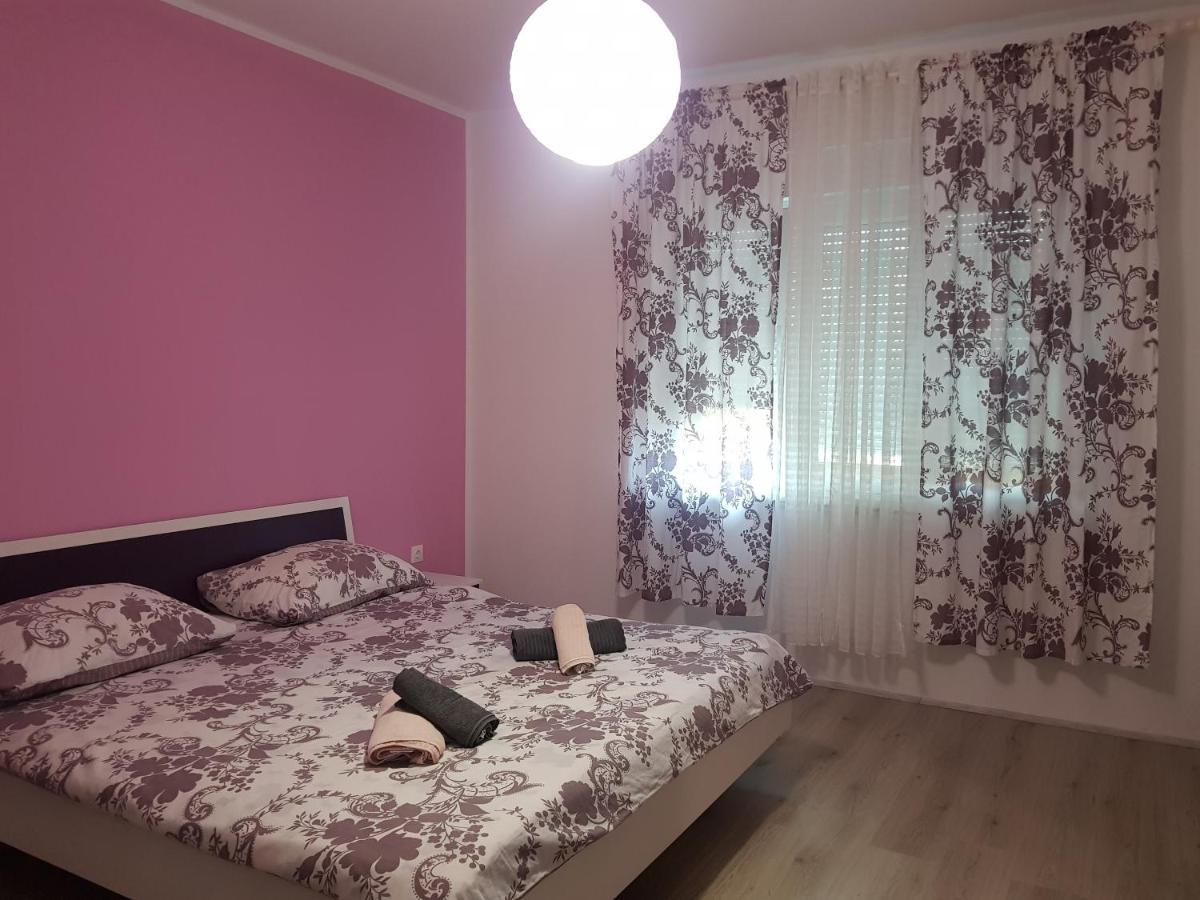 Apartmani Milutin Brodarica  Ngoại thất bức ảnh