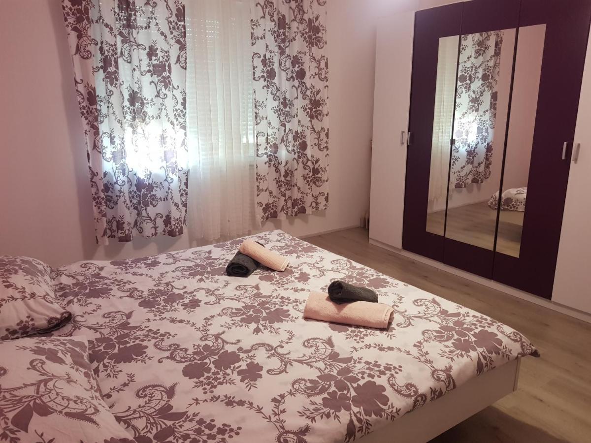 Apartmani Milutin Brodarica  Ngoại thất bức ảnh