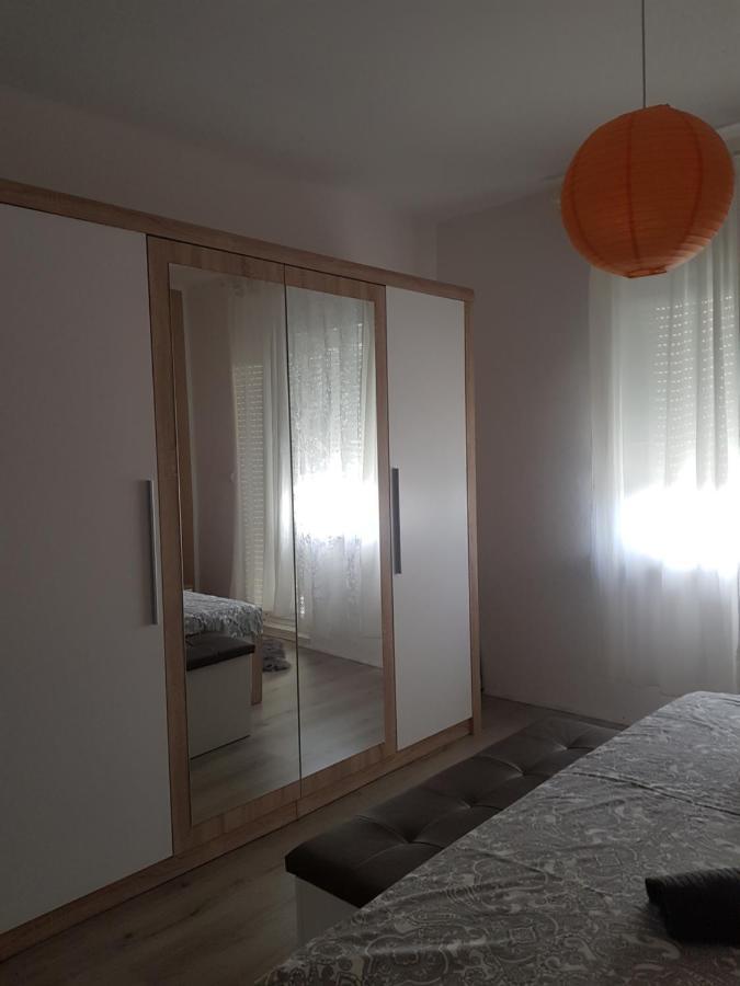 Apartmani Milutin Brodarica  Ngoại thất bức ảnh