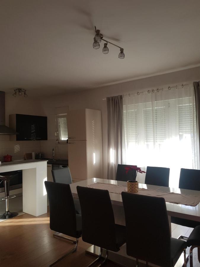 Apartmani Milutin Brodarica  Ngoại thất bức ảnh