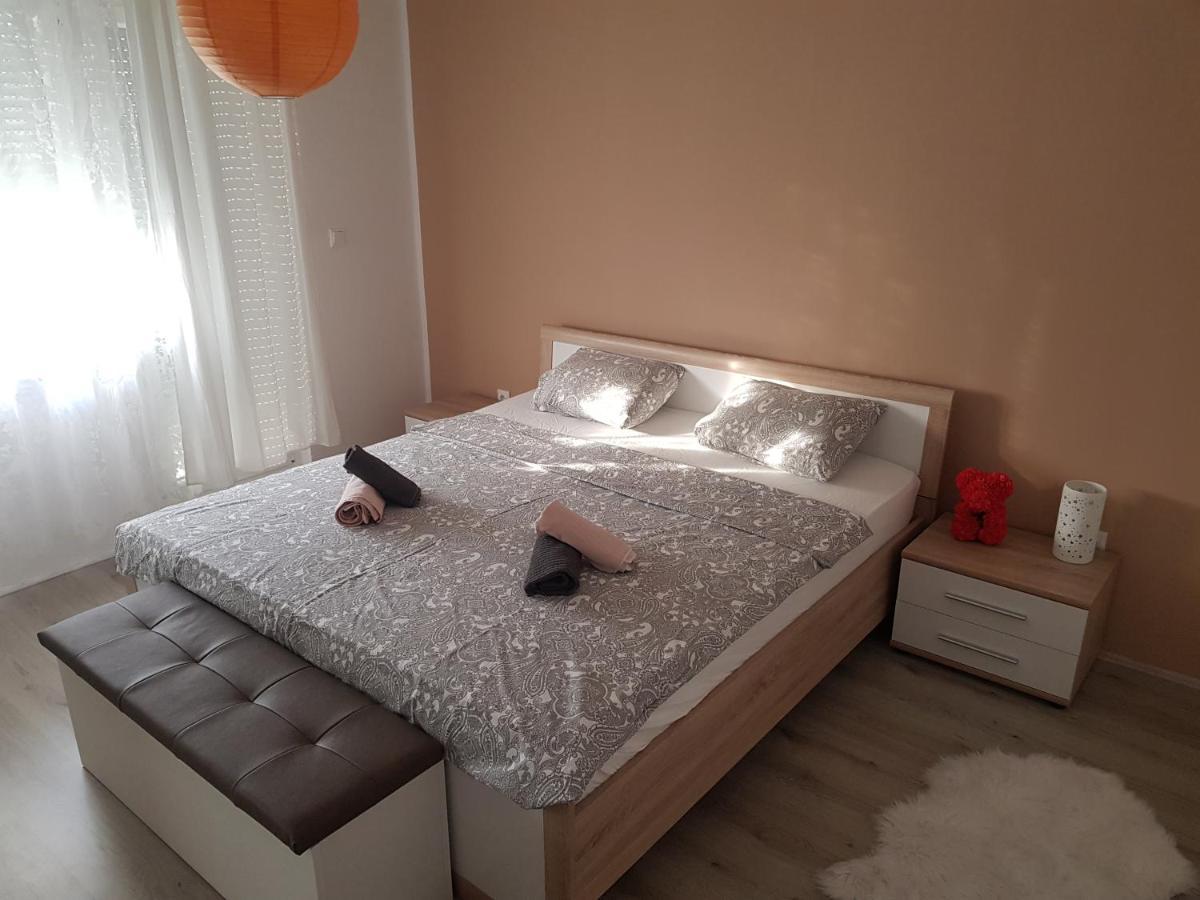 Apartmani Milutin Brodarica  Ngoại thất bức ảnh